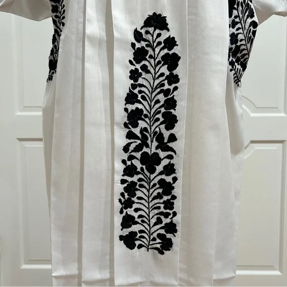 San Antonino Maxi Dress,Oaxaca Mexican dress.Hand Embroidered with Silk Threads. - Picture 4 of 8